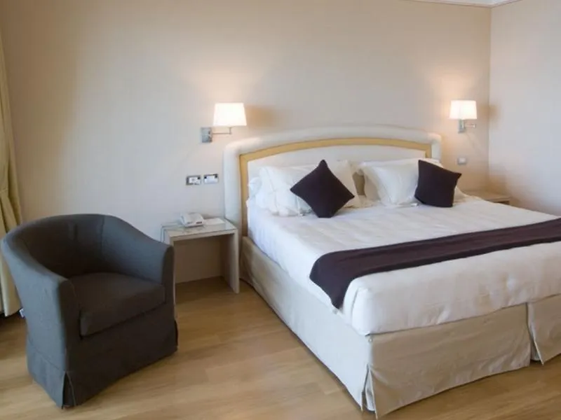 Hotel Aquaviva Desenzano del Garda 4*,